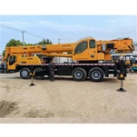 Plne hydraulický autožeriav s pohonom štyroch kolies
